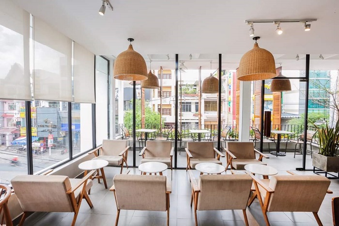 Màn cuốn lưới giúp giải phóng tầm nhìn cho khách hàng